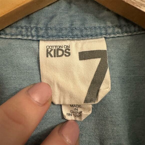 Youth Size 7 Blue Denim Short Sleeve Button-Up Shirt Casual - Picture 2 of 3